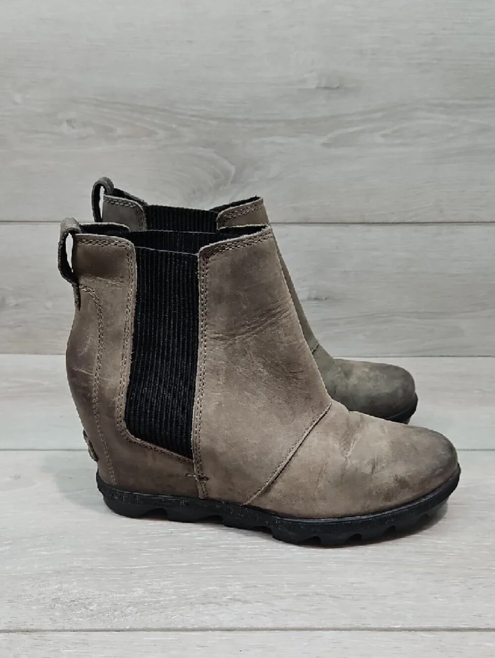 Sorel Taupe Leather Wedge Chelsea Ankle Boots Shoes Sz 7M